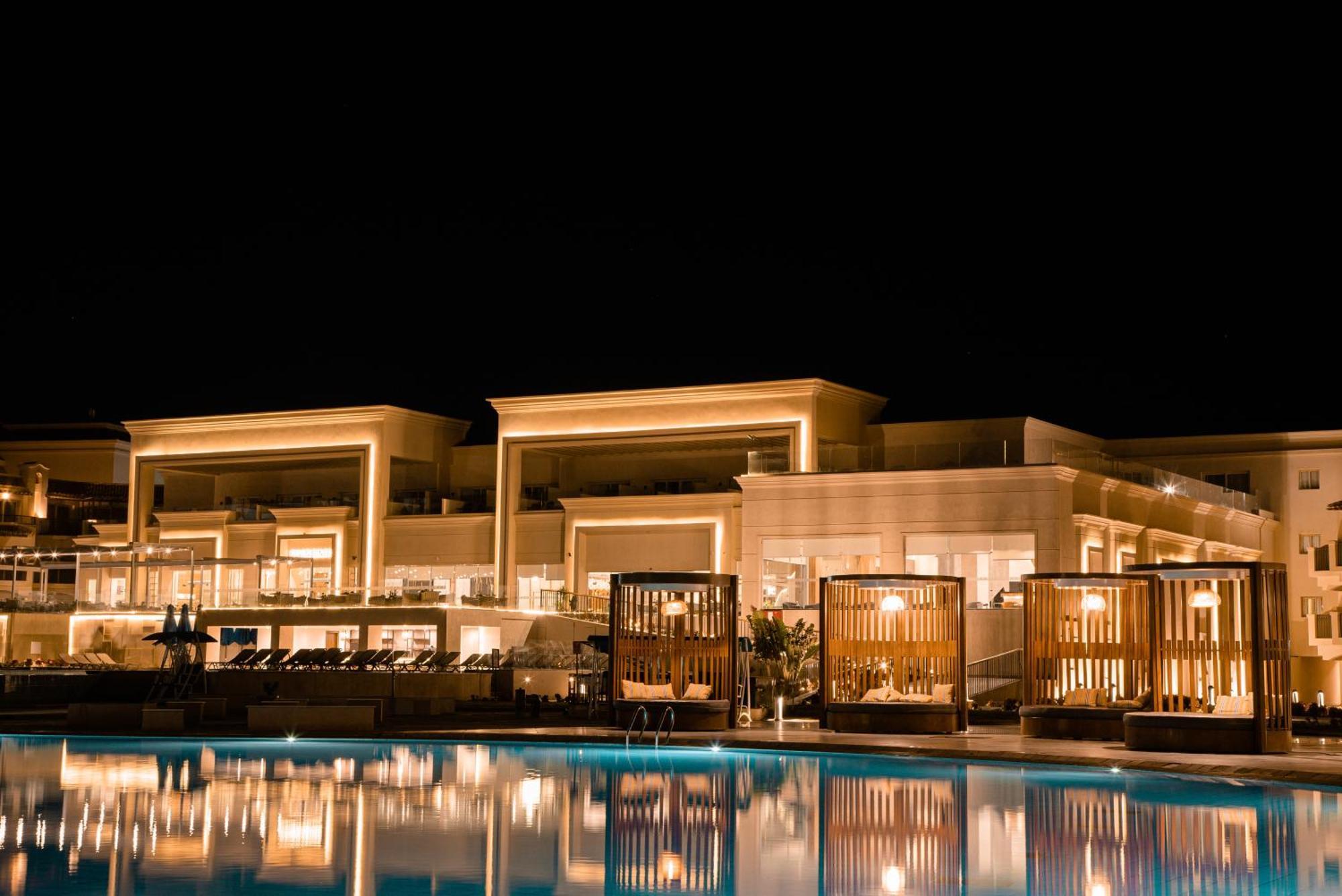 The V Luxury Resort Sahl Hasheesh الغردقة المظهر الخارجي الصورة The Westin Resort Marina El Alamein