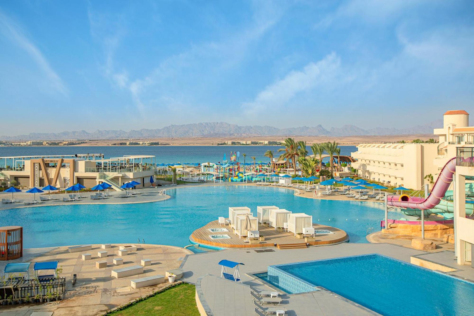 The V Luxury Resort Sahl Hasheesh الغردقة المظهر الخارجي الصورة View of the resort