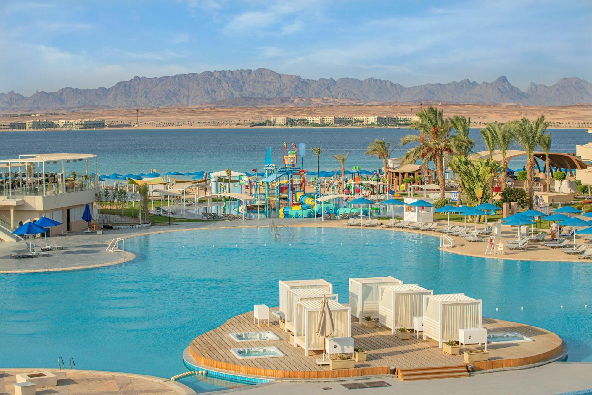 The V Luxury Resort Sahl Hasheesh الغردقة المظهر الخارجي الصورة View of the Red Sea from the Hilton Sharm El Sheikh