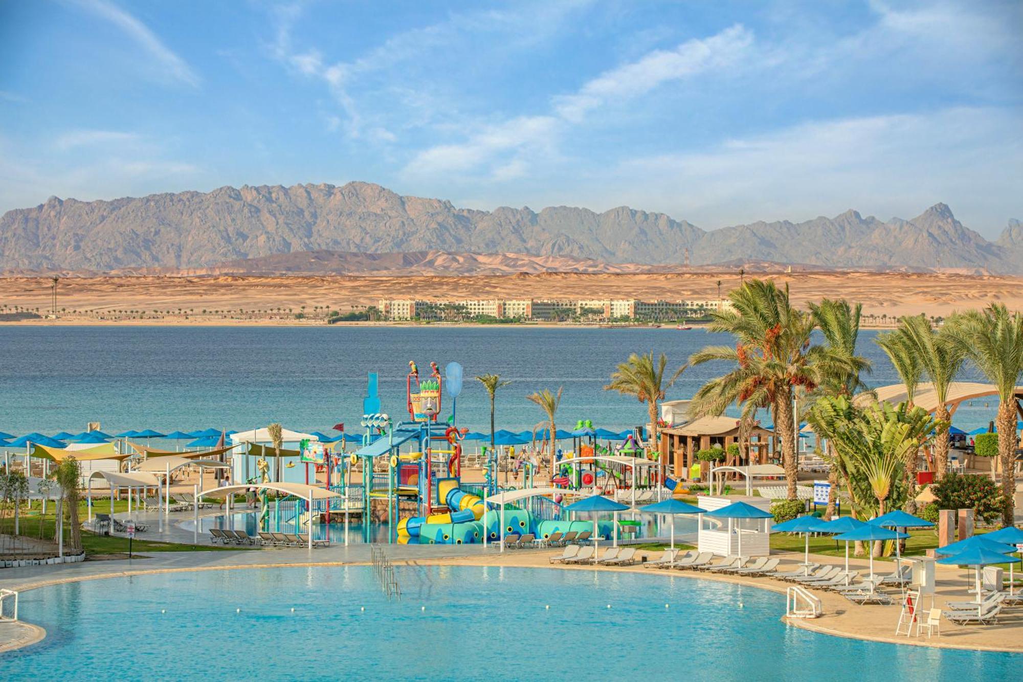 The V Luxury Resort Sahl Hasheesh الغردقة المظهر الخارجي الصورة View of the Dead Sea from the Dead Sea Spa Resort