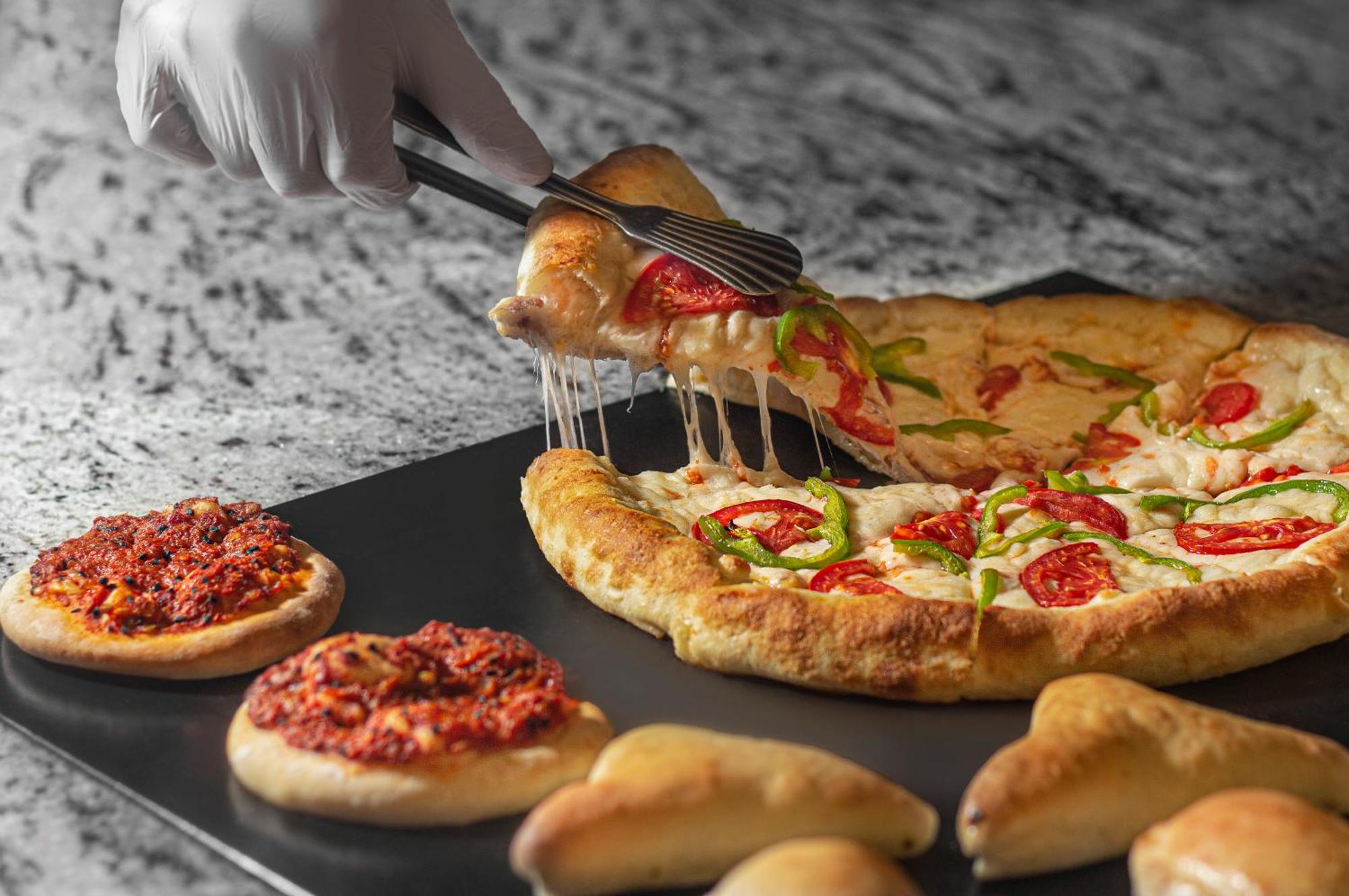 The V Luxury Resort Sahl Hasheesh الغردقة المظهر الخارجي الصورة Pizza