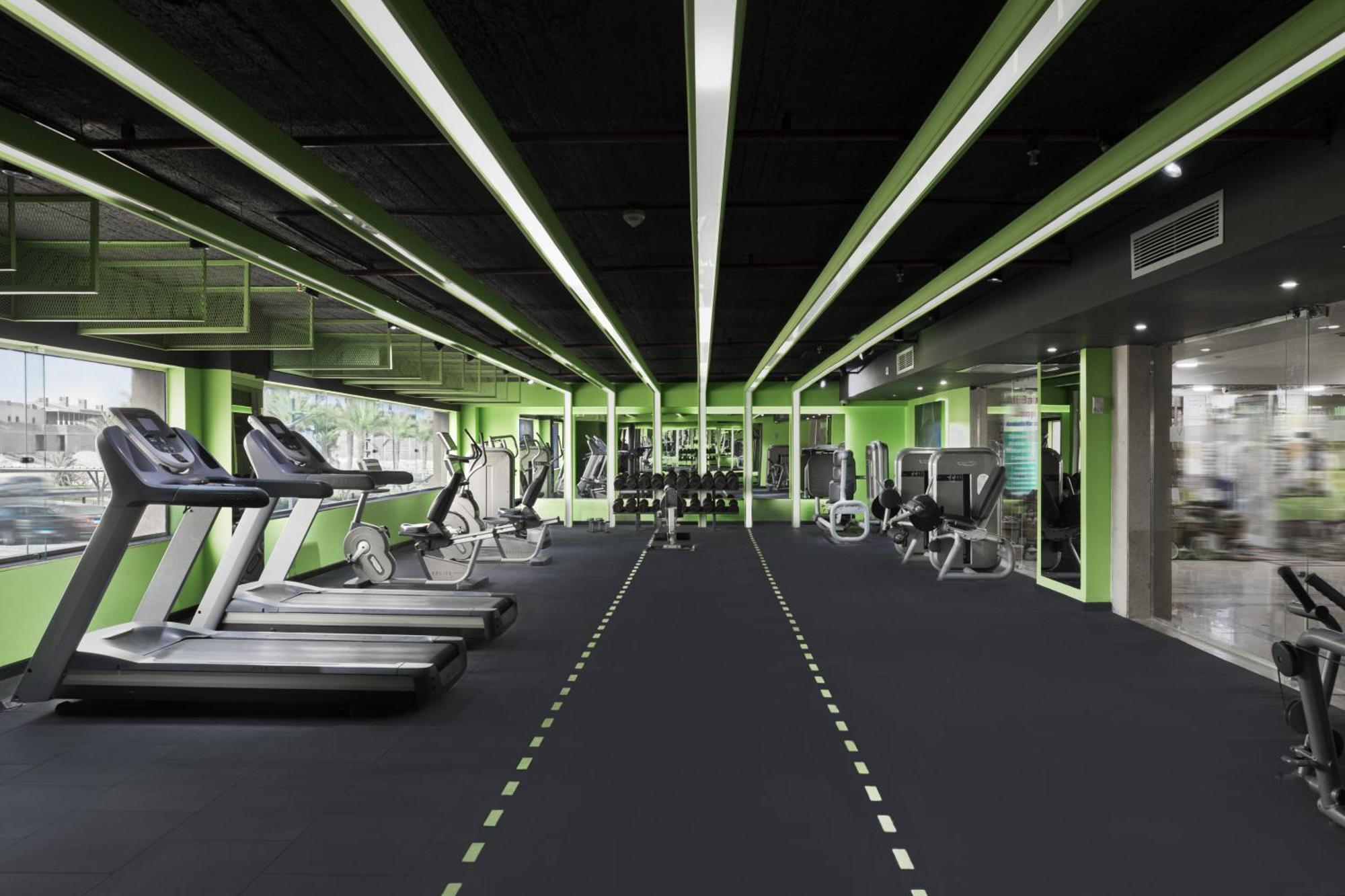 The V Luxury Resort Sahl Hasheesh الغردقة المظهر الخارجي الصورة The gym at the headquarters of the company