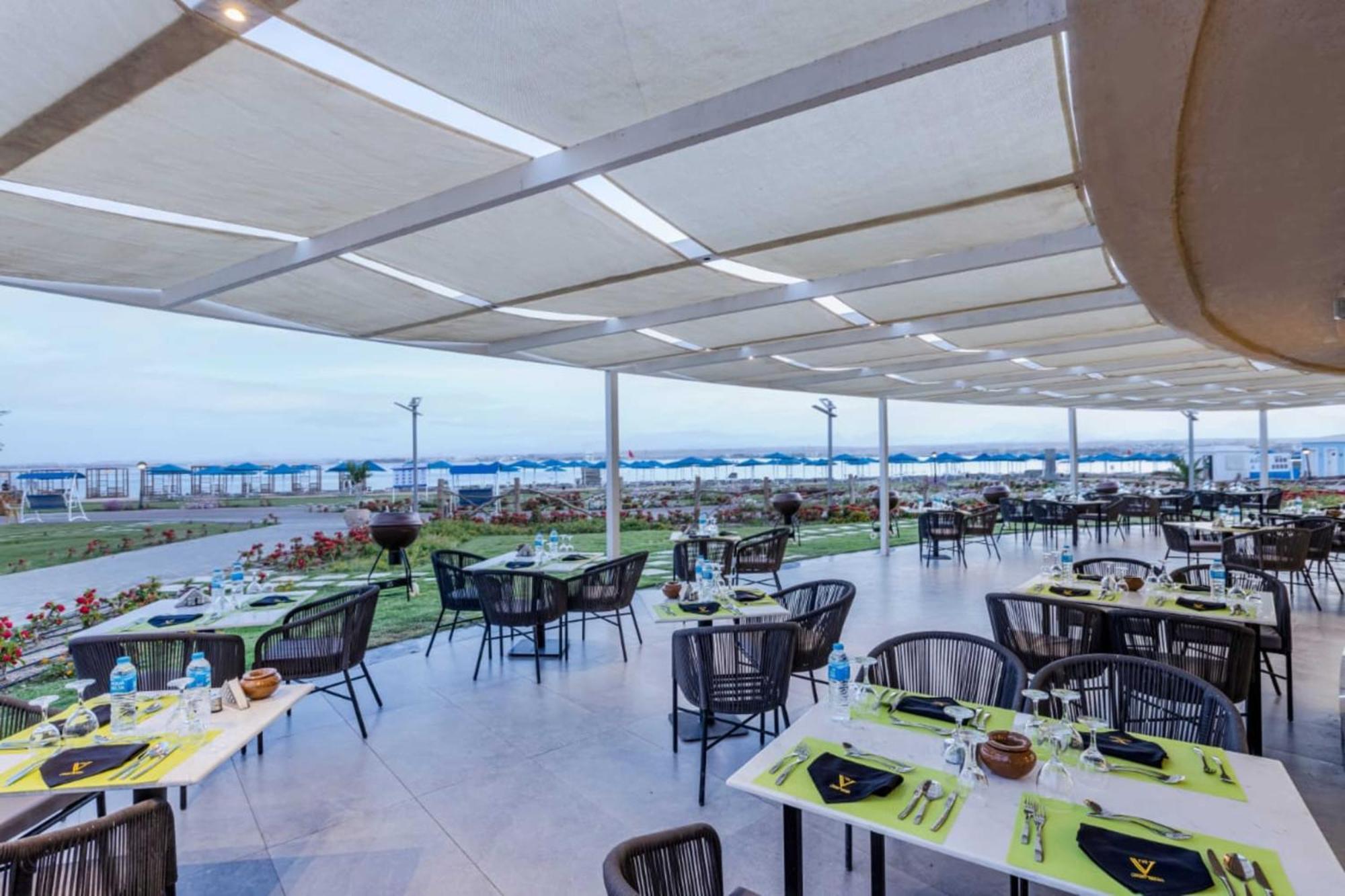The V Luxury Resort Sahl Hasheesh الغردقة المظهر الخارجي الصورة The restaurant